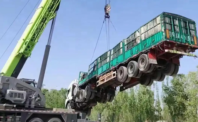 镇沅道路脱困救援案例